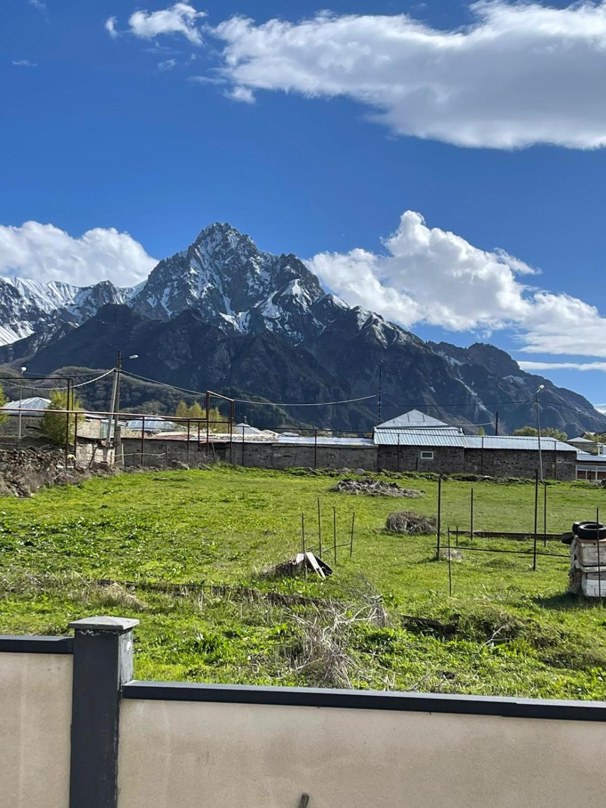 Bibo'S Kokhi Guesthouse Kazbegi Eksteriør bilde